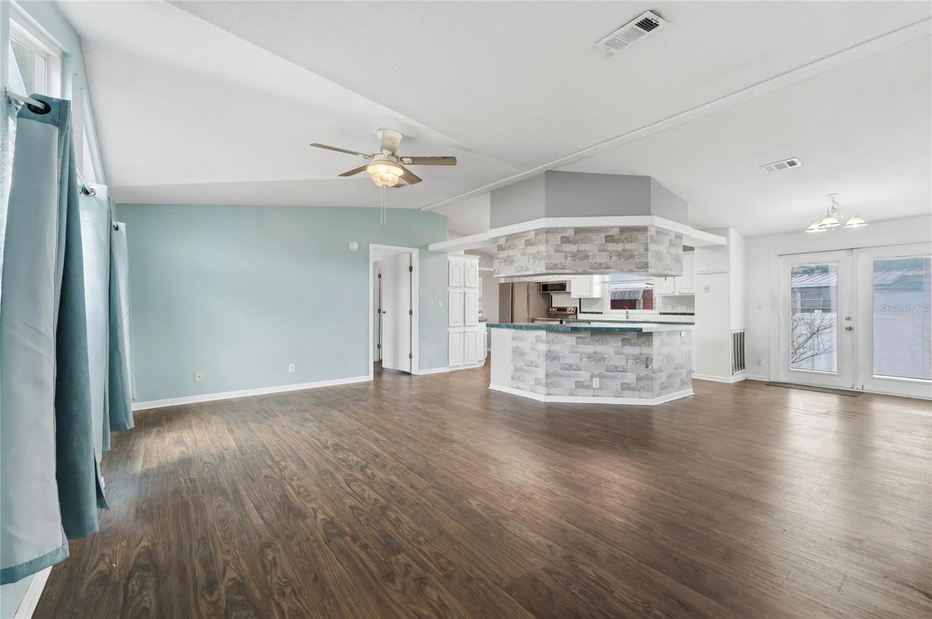 338 1st Avenue N Lake Wales FL 33859