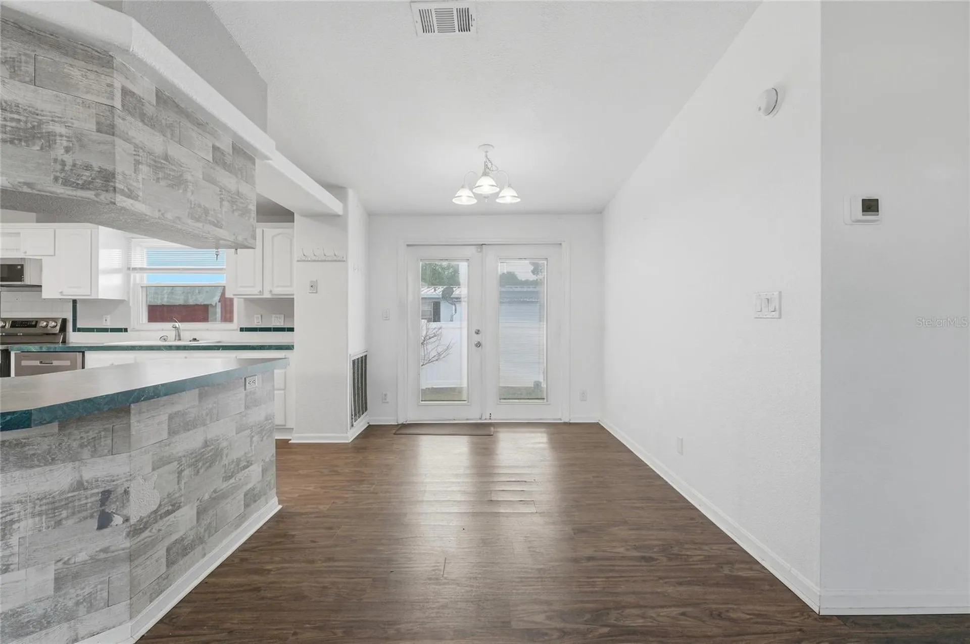 338 1st Avenue N Lake Wales FL 33859