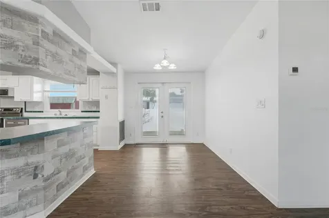 338 1st Avenue N Lake Wales FL 33859