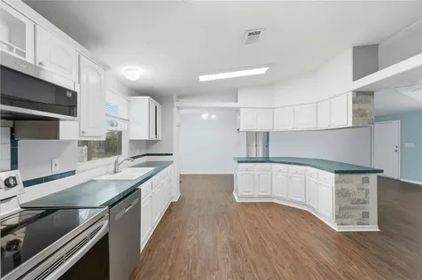 338 1st Avenue N Lake Wales FL 33859
