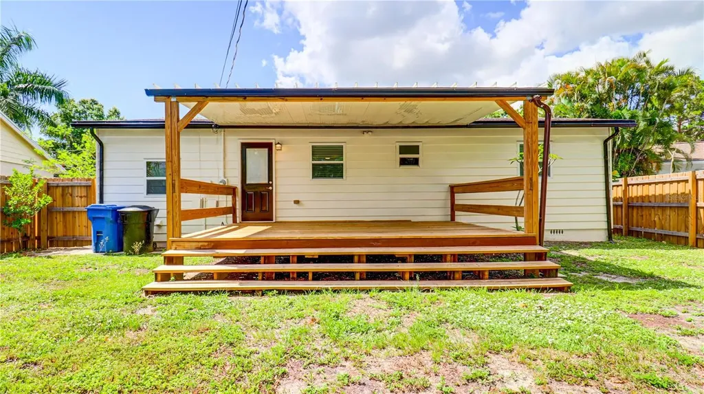 8110 Diagonal Road N St Petersburg FL 33702