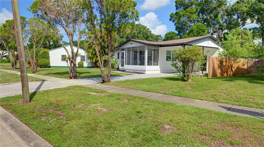 8110 Diagonal Road N St Petersburg FL 33702