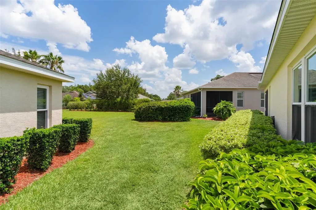 5075 Neptune Circle Oxford FL 34484