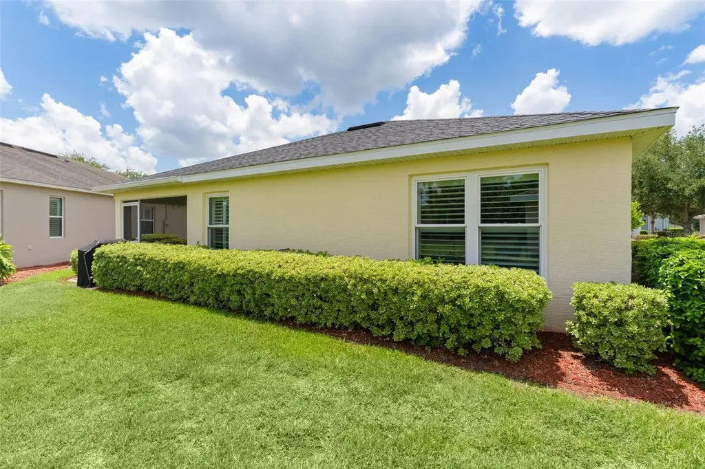 5075 Neptune Circle Oxford FL 34484