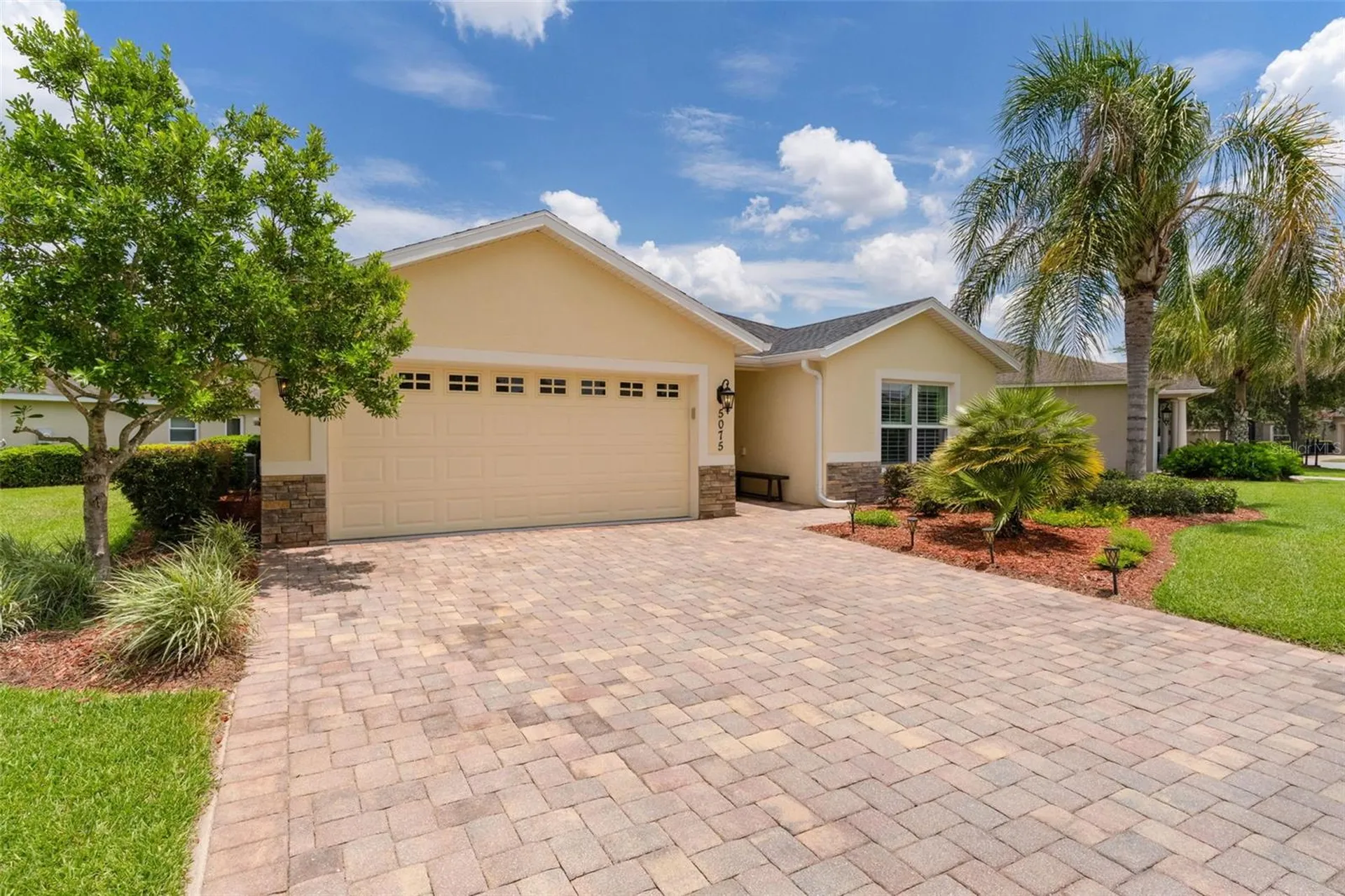 5075 Neptune Circle Oxford FL 34484
