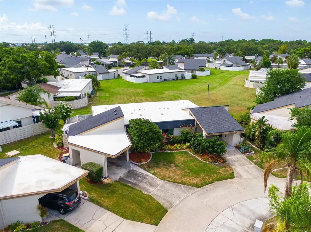 2586 Forest Run Court Clearwater FL 33761