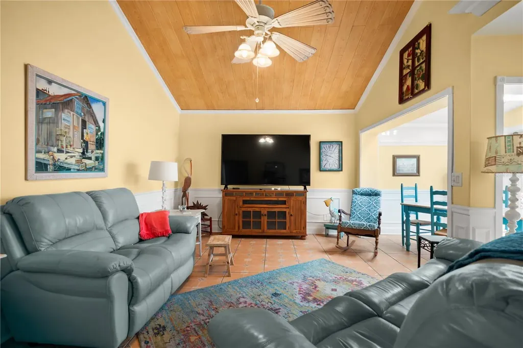2586 Forest Run Court Clearwater FL 33761
