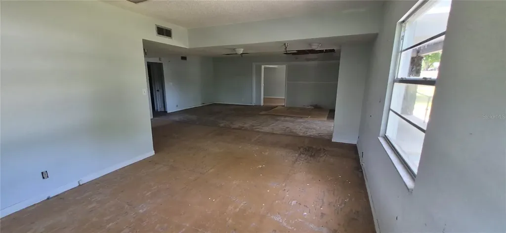 7789 131st Street N Seminole FL 33776