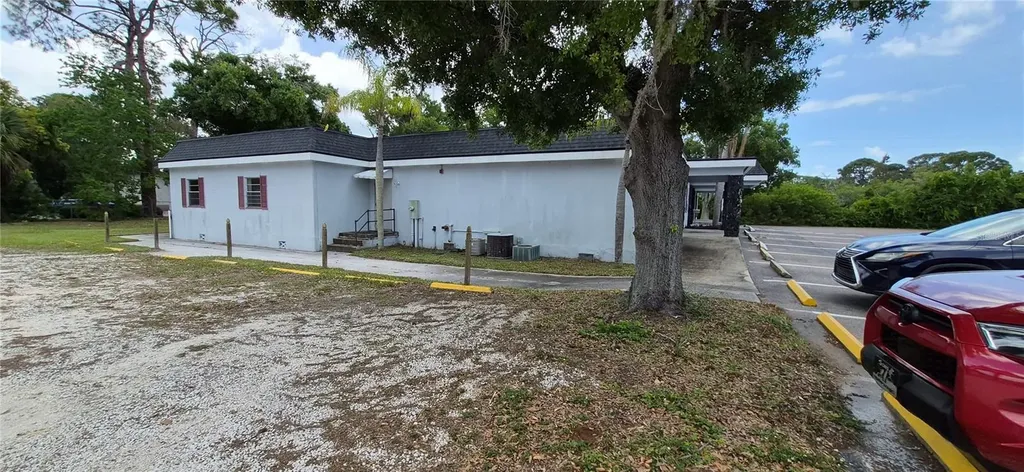7789 131st Street N Seminole FL 33776