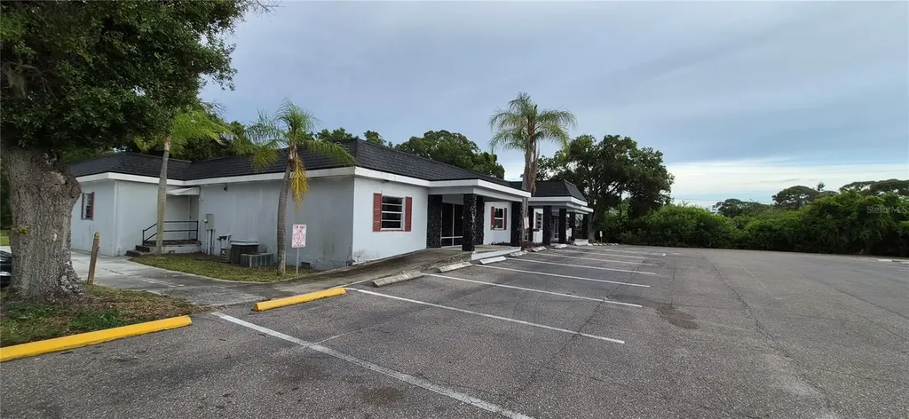 7789 131st Street N Seminole FL 33776