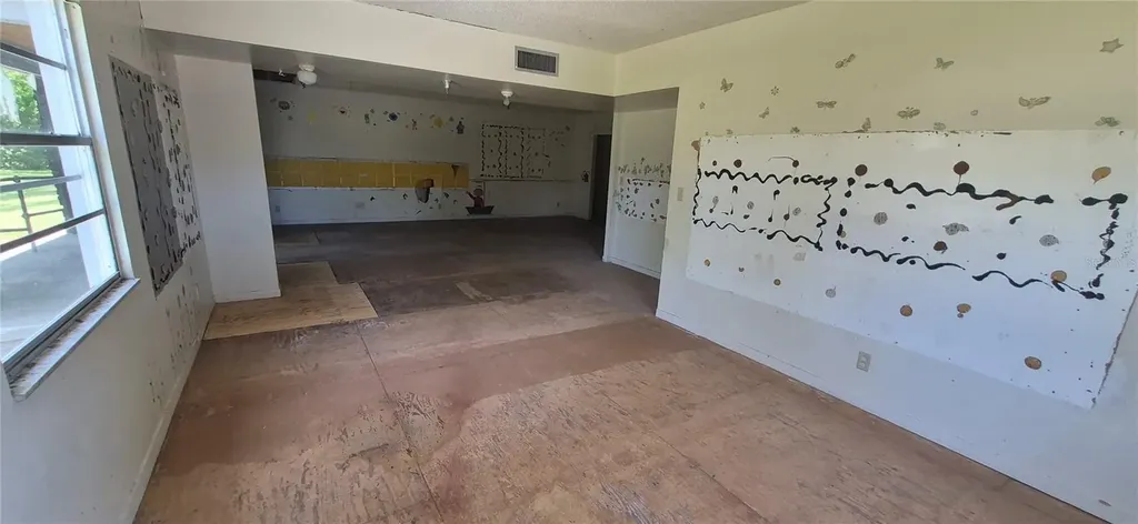 7789 131st Street N Seminole FL 33776