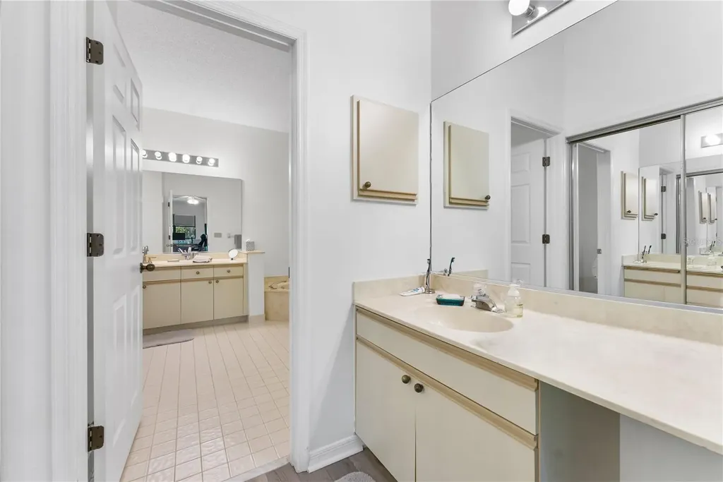 1714 Starling Drive Sarasota FL 34231