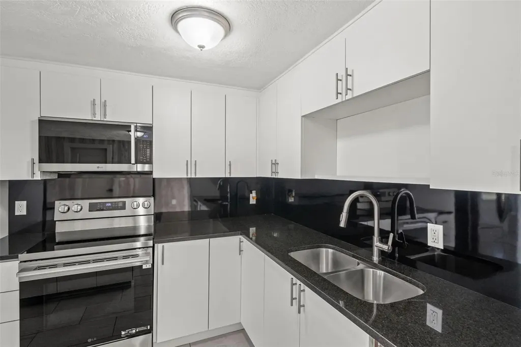 1414 Russel Lane Holiday FL 34691