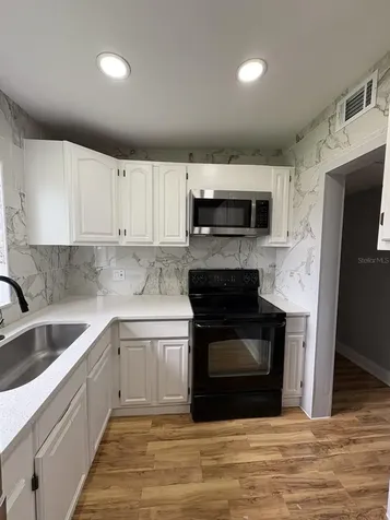821 S Solandra Drive Orlando FL 32807