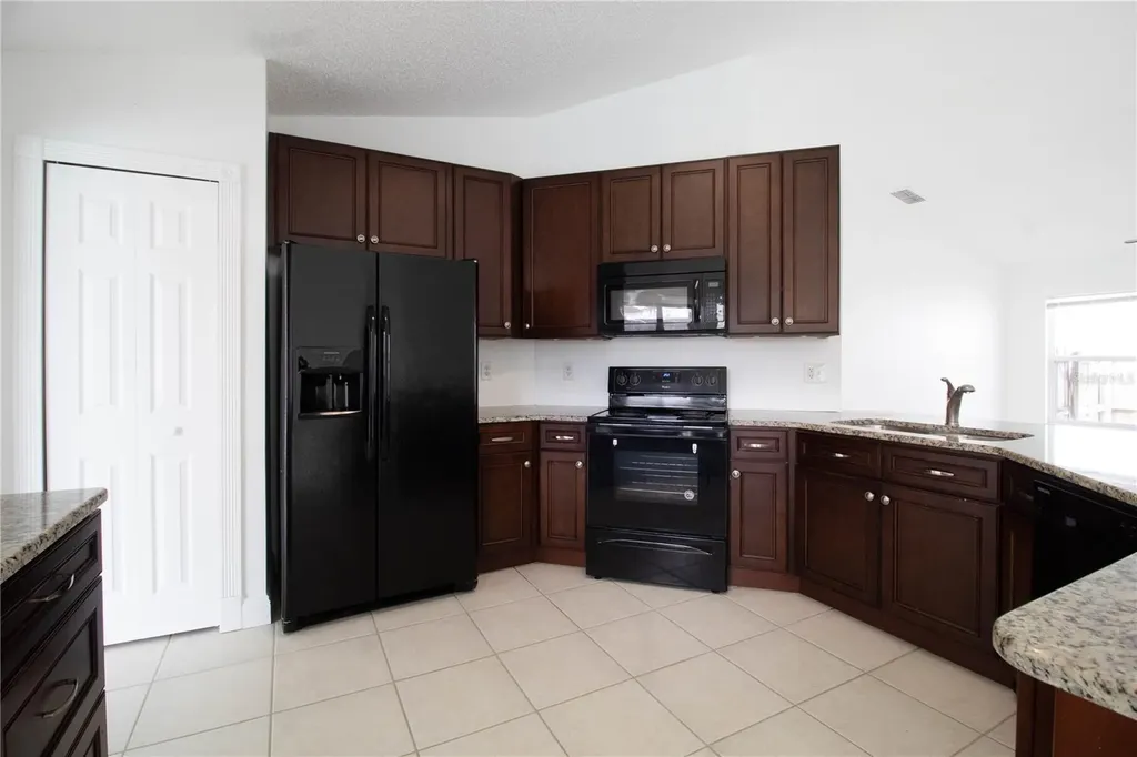 2782 Picadilly Circle Kissimmee FL 34747