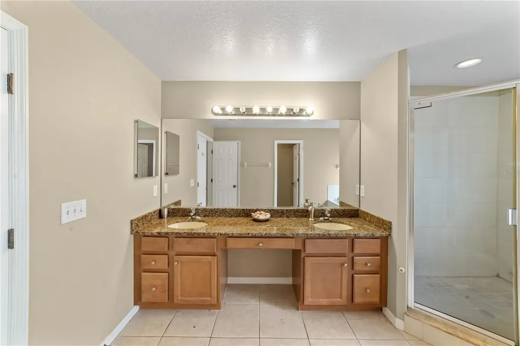 6110 39th Court E Bradenton FL 34203