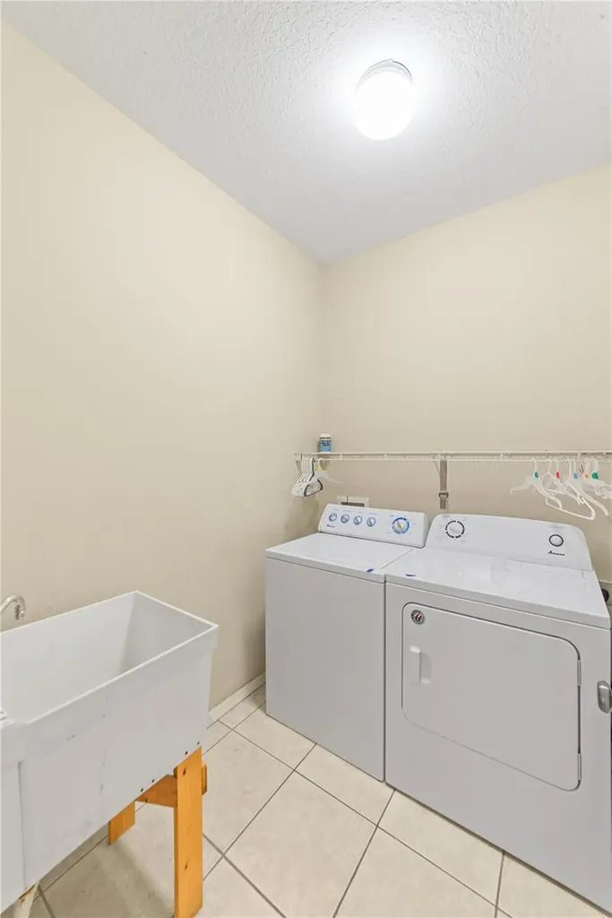 6110 39th Court E Bradenton FL 34203