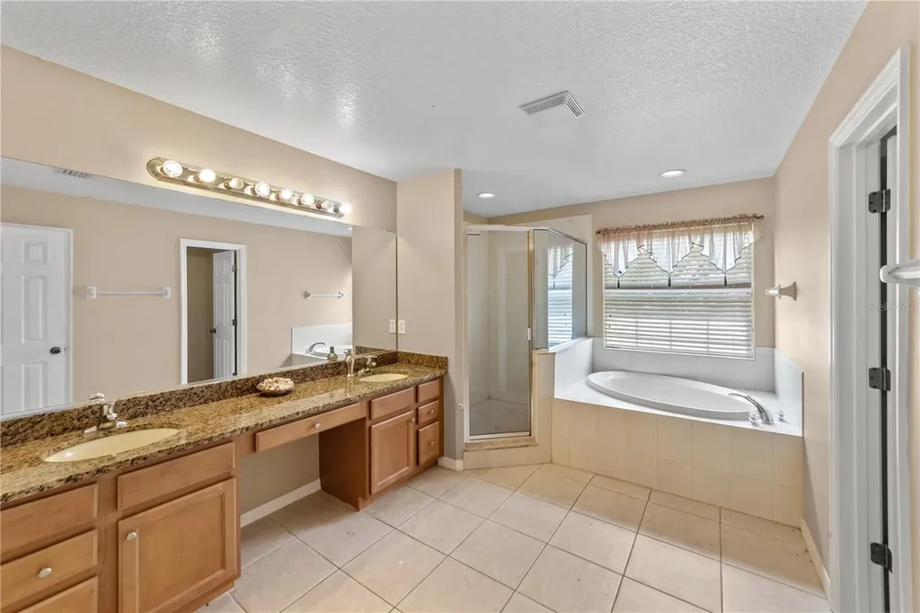 6110 39th Court E Bradenton FL 34203