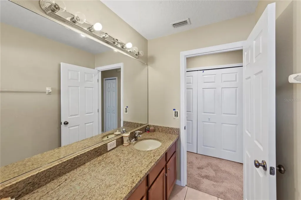 6110 39th Court E Bradenton FL 34203