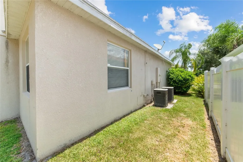 6110 39th Court E Bradenton FL 34203