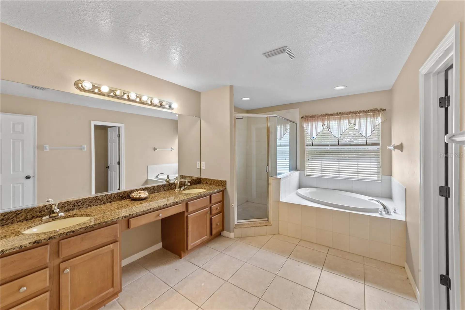 6110 39th Court E Bradenton FL 34203