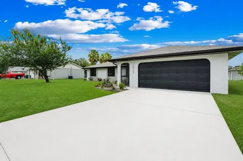 18323 Cortland Avenue Port Charlotte FL 33948