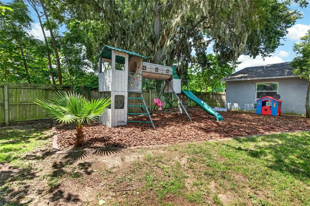 1115 Woodside Drive Daytona Beach FL 32117