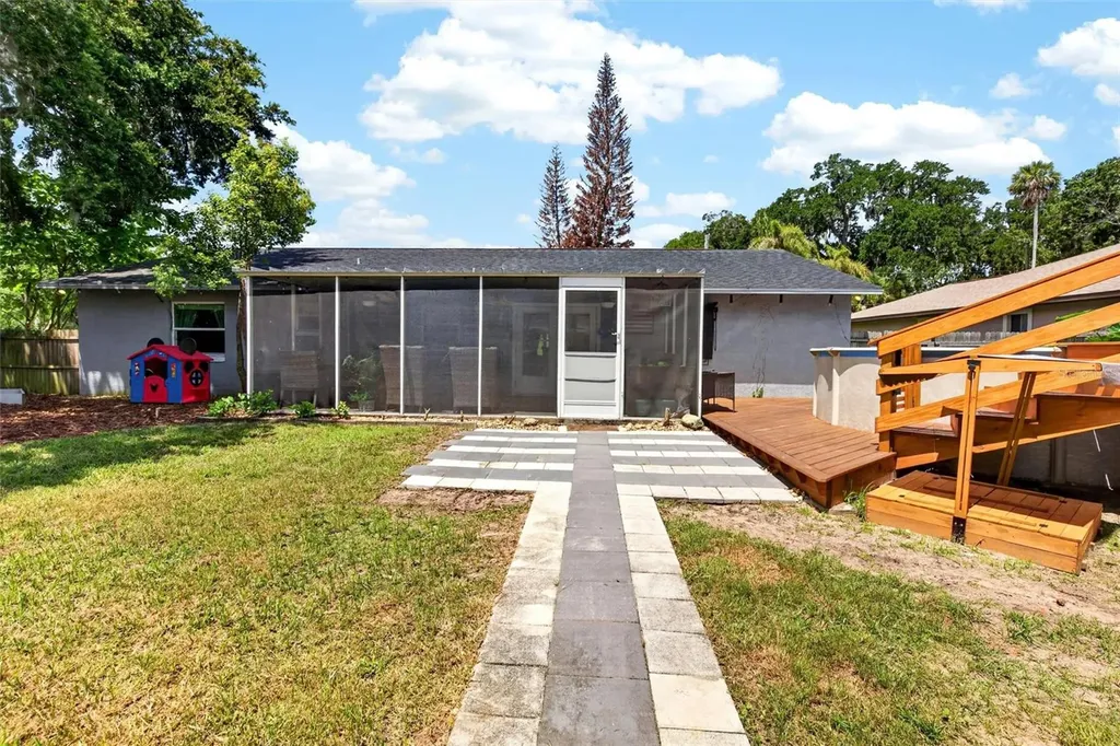 1115 Woodside Drive Daytona Beach FL 32117