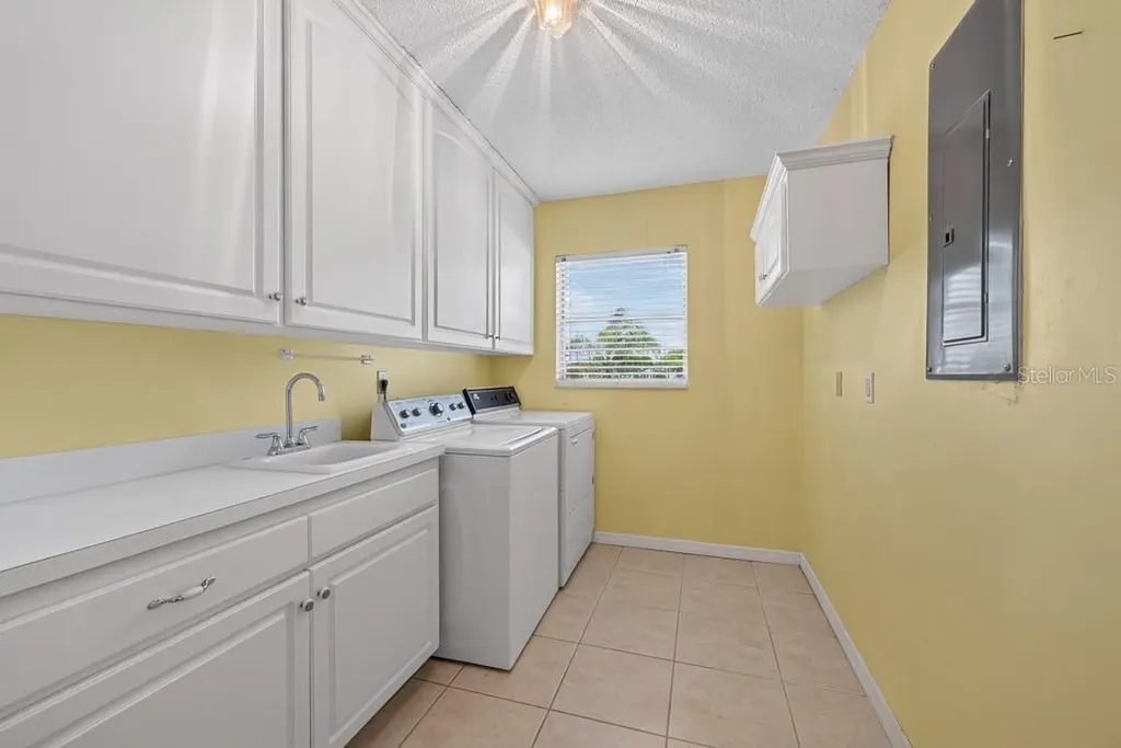106 Silverbell Court Sun City Center FL 33573