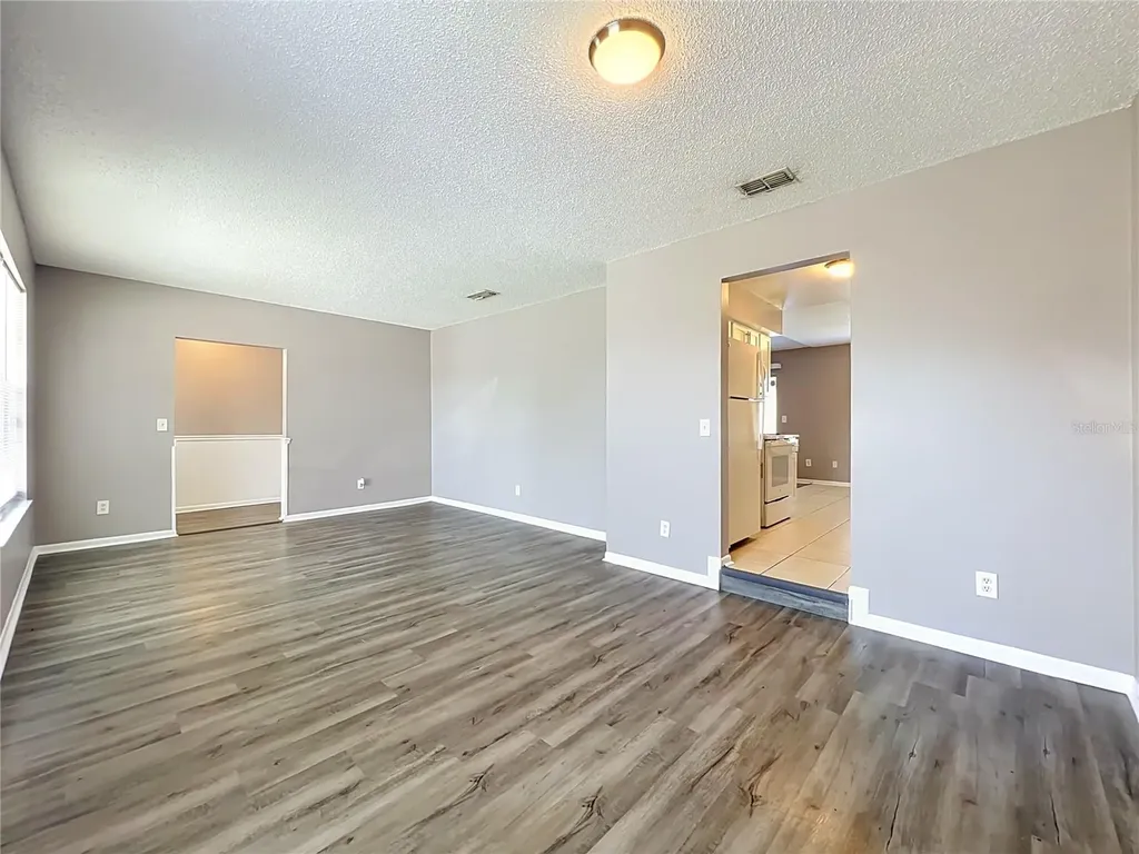8426 Village Green Road Orlando FL 32818