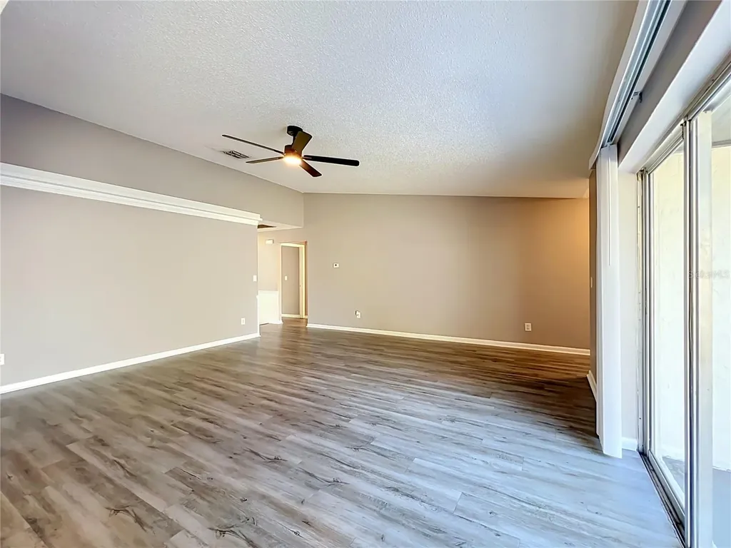 8426 Village Green Road Orlando FL 32818