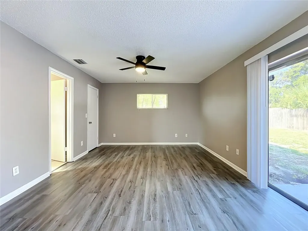 8426 Village Green Road Orlando FL 32818
