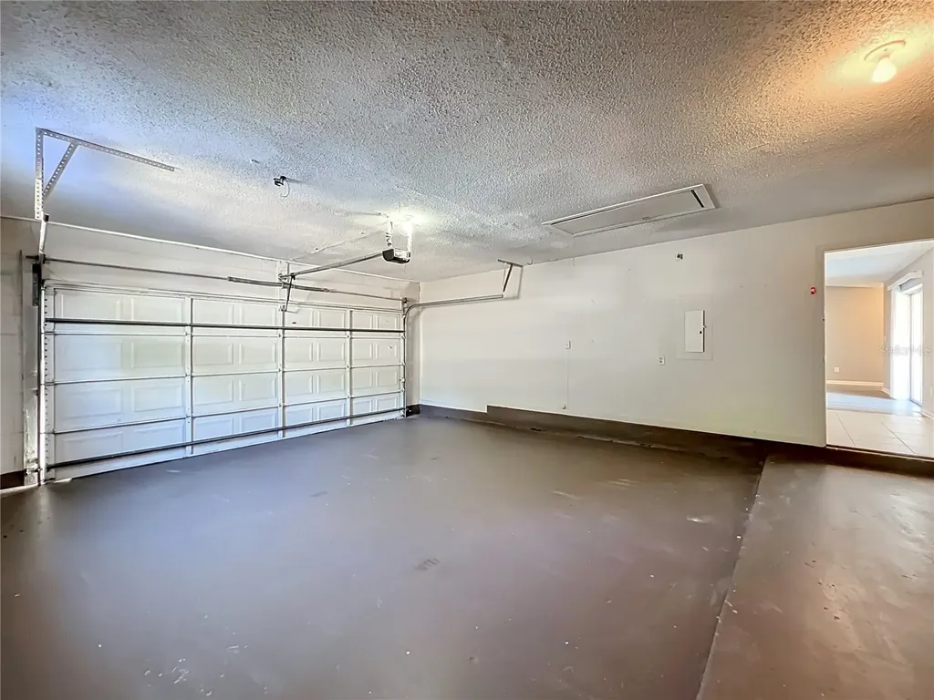 8426 Village Green Road Orlando FL 32818