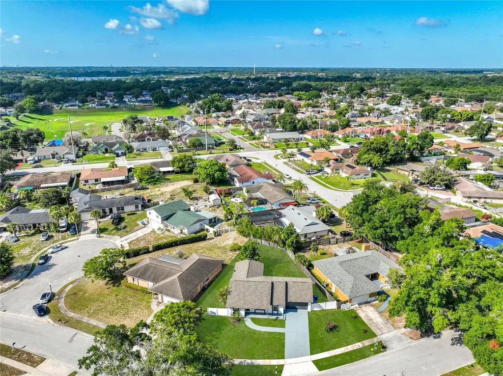 8426 Village Green Road Orlando FL 32818