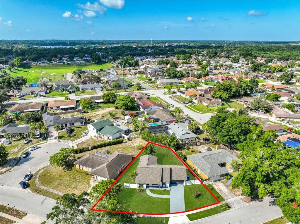 8426 Village Green Road Orlando FL 32818