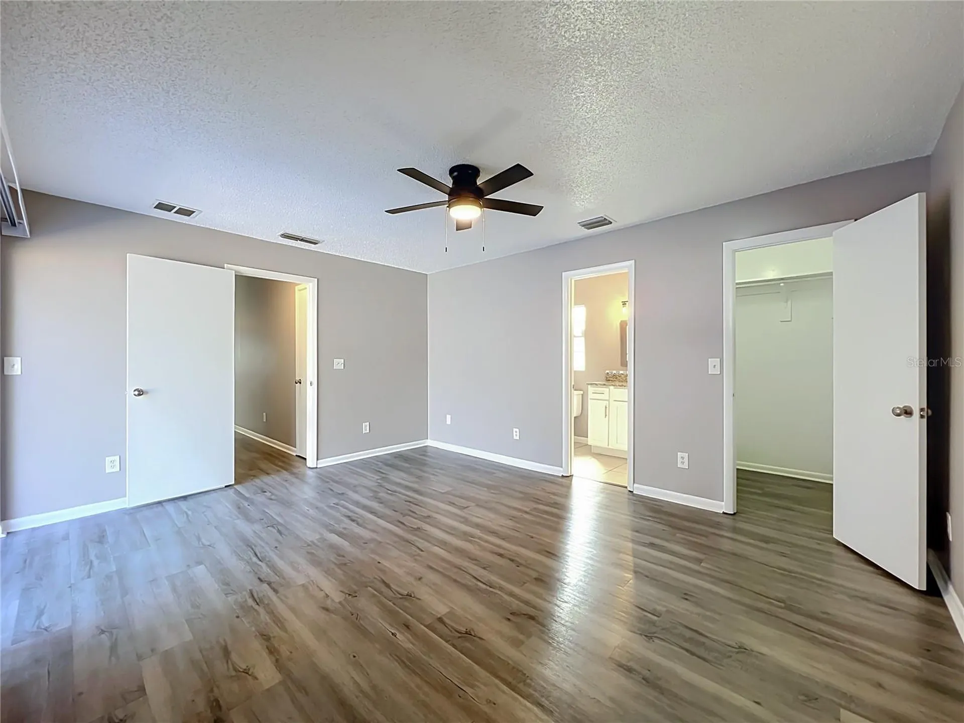 8426 Village Green Road Orlando FL 32818