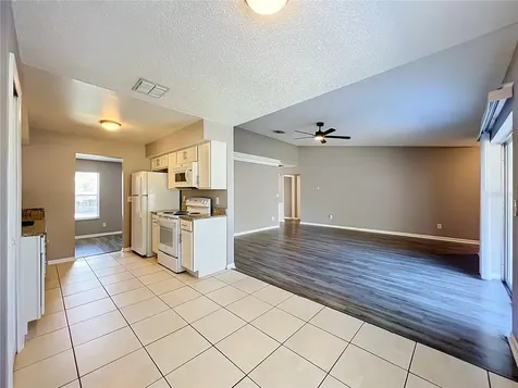 8426 Village Green Road Orlando FL 32818