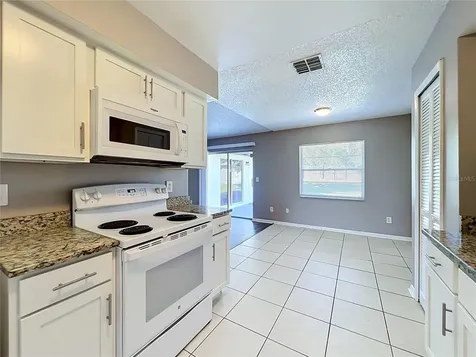 8426 Village Green Road Orlando FL 32818