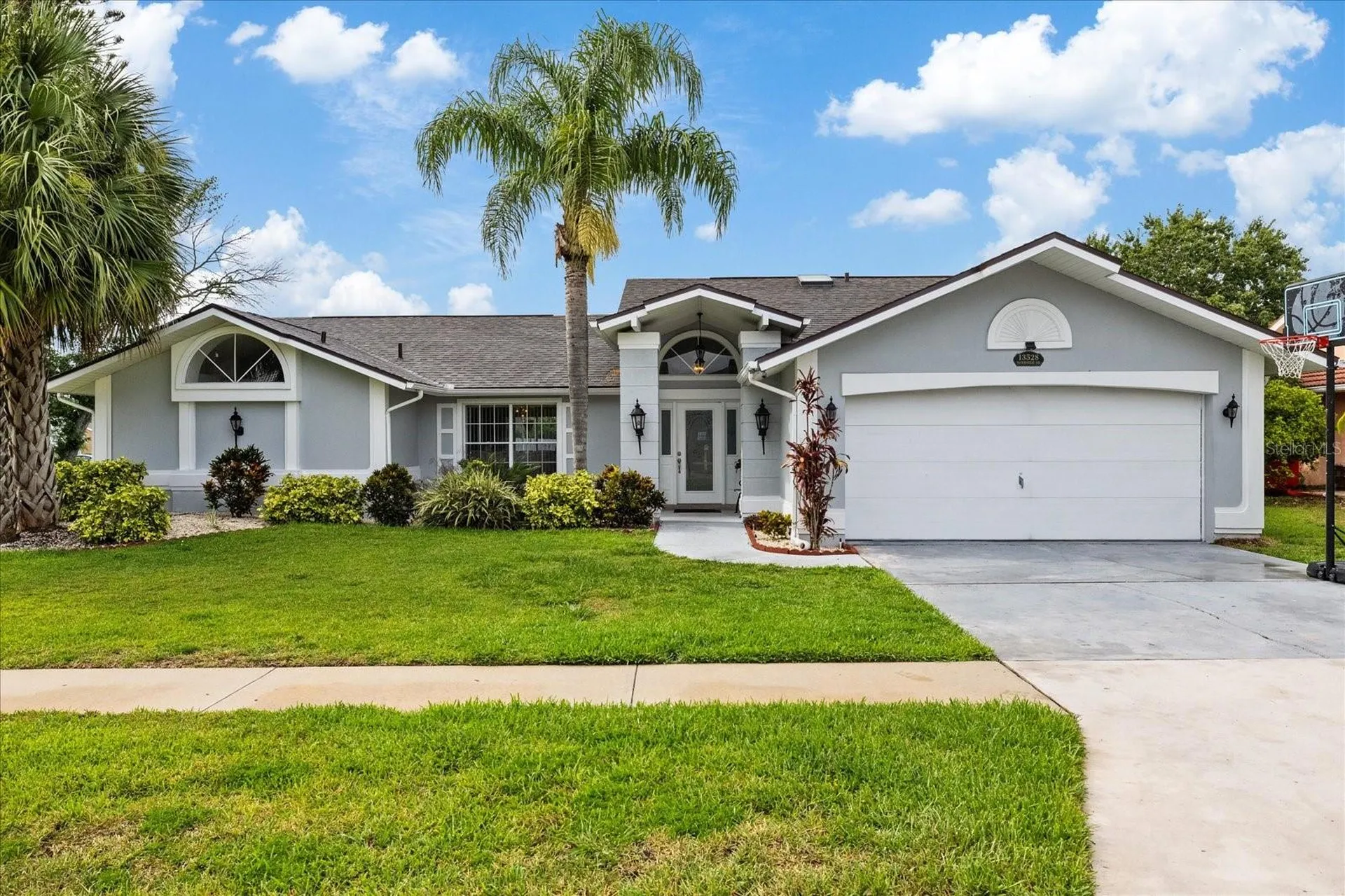 13528 Woodside Drive Hudson FL 34667