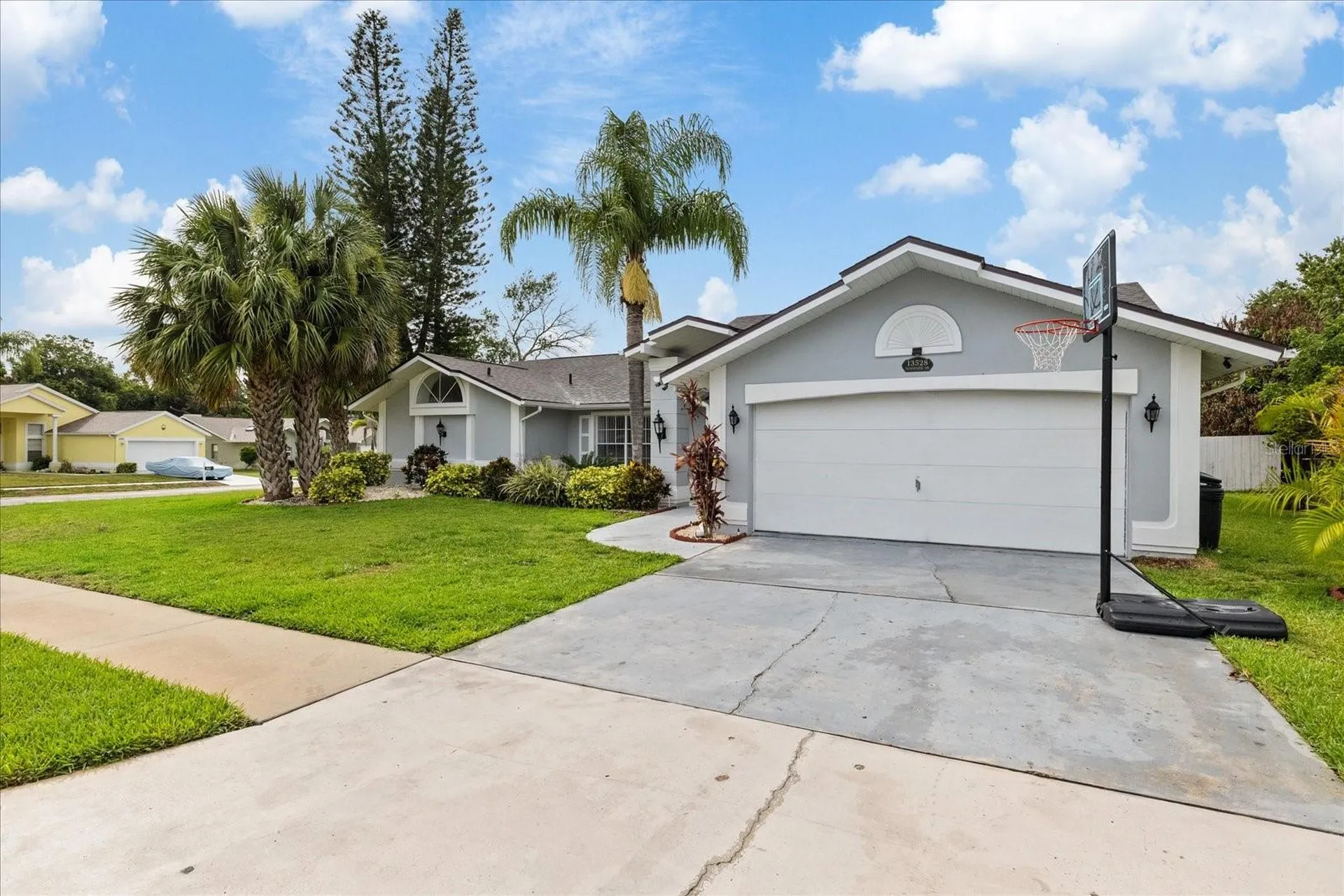 13528 Woodside Drive Hudson FL 34667