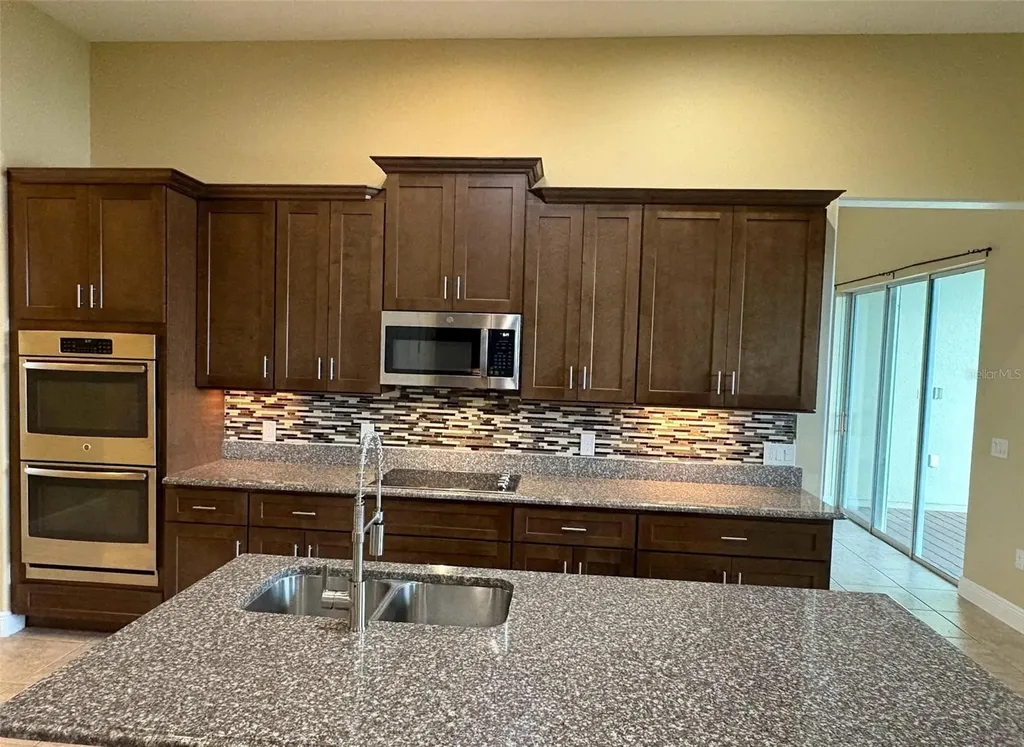 3700 Paradiso Circle Kissimmee FL 34746