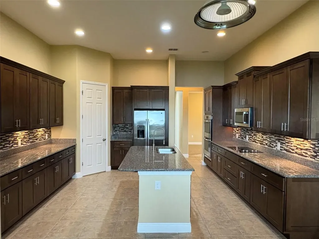 3700 Paradiso Circle Kissimmee FL 34746