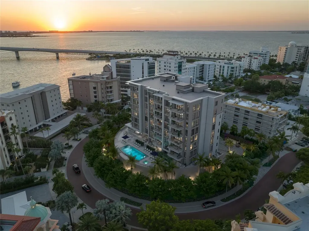 325 Golden Gate Point Sarasota FL 34236