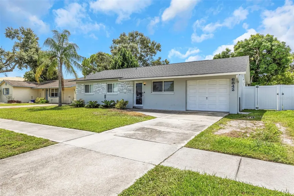 6842 62nd Avenue N Pinellas Park FL 33781