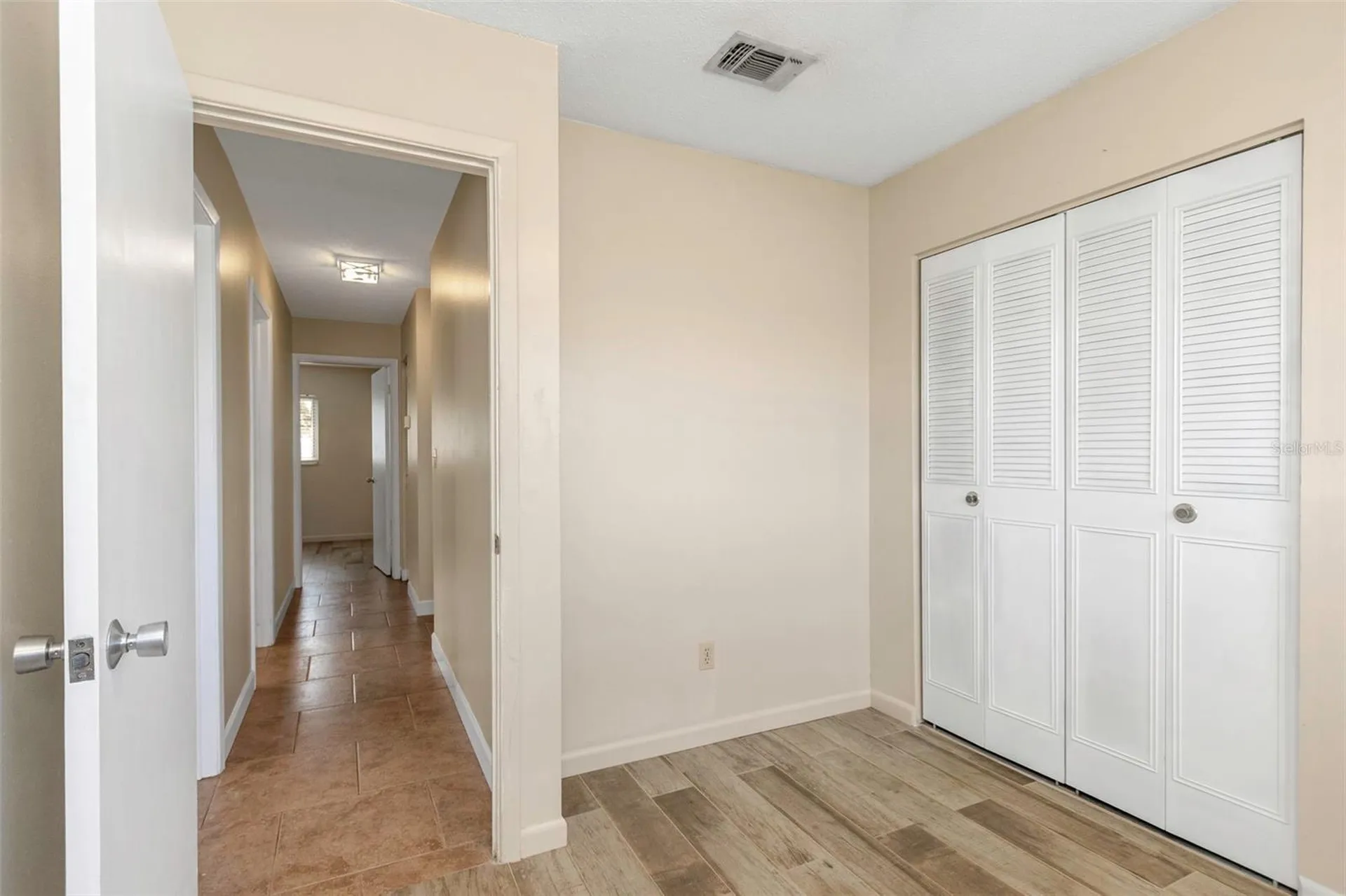 6842 62nd Avenue N Pinellas Park FL 33781