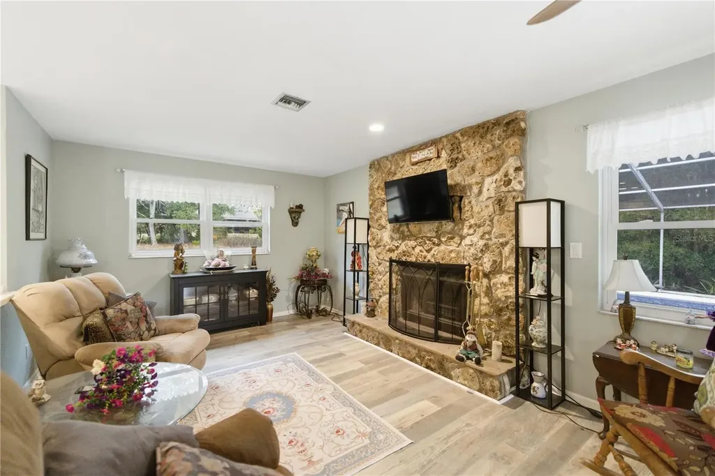 8951 SW 202nd Avenue Road Dunnellon FL 34431
