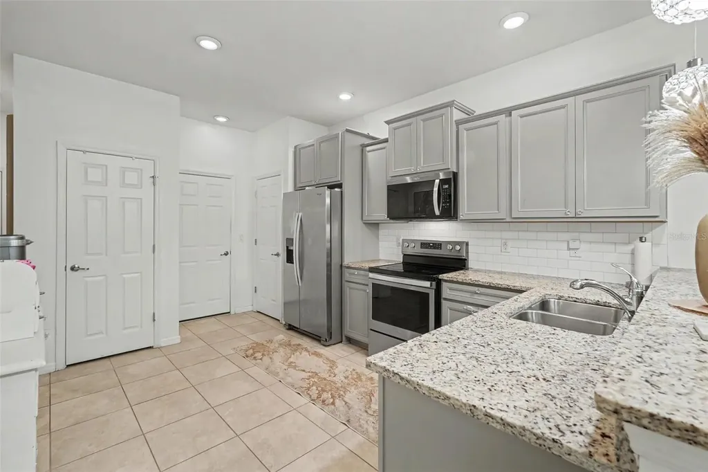 5374 Sylvester Loop Tampa FL 33610