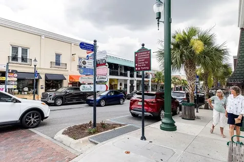 440 N Donnelly Street Mount Dora FL 32757
