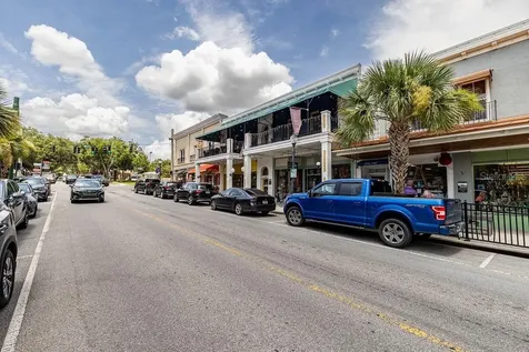 440 N Donnelly Street Mount Dora FL 32757