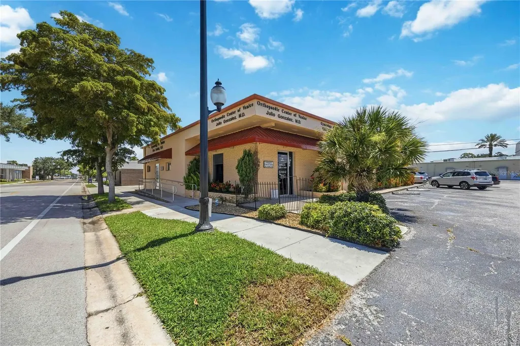 241 Nokomis Avenue S Venice FL 34285
